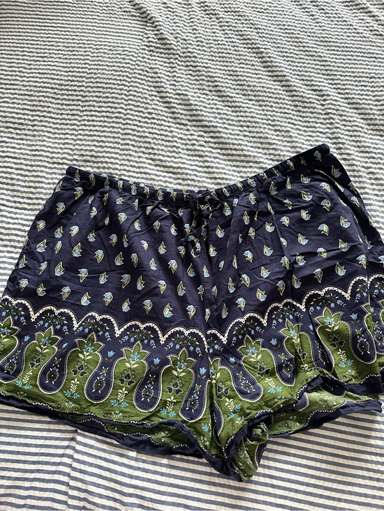 real wear Pants - Navy Paisley-Print  Women’s Shorts